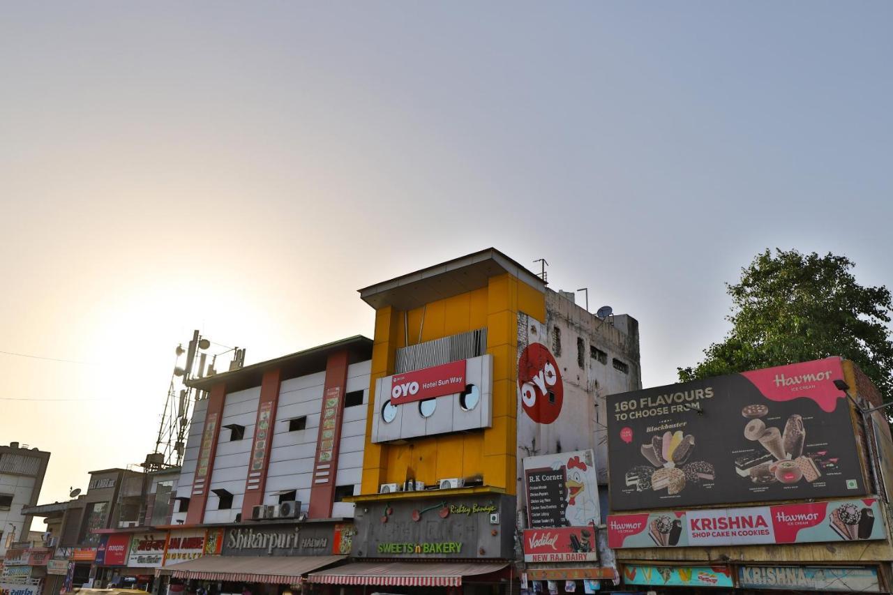 Hotel O Sunway Ahmedabad Bagian luar foto