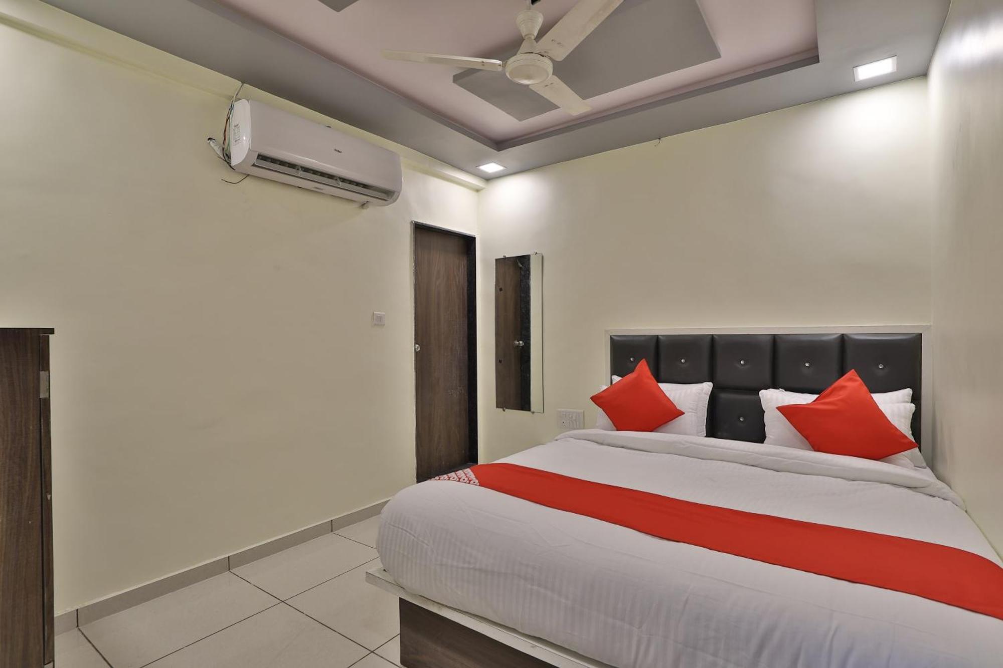 Hotel O Sunway Ahmedabad Bagian luar foto